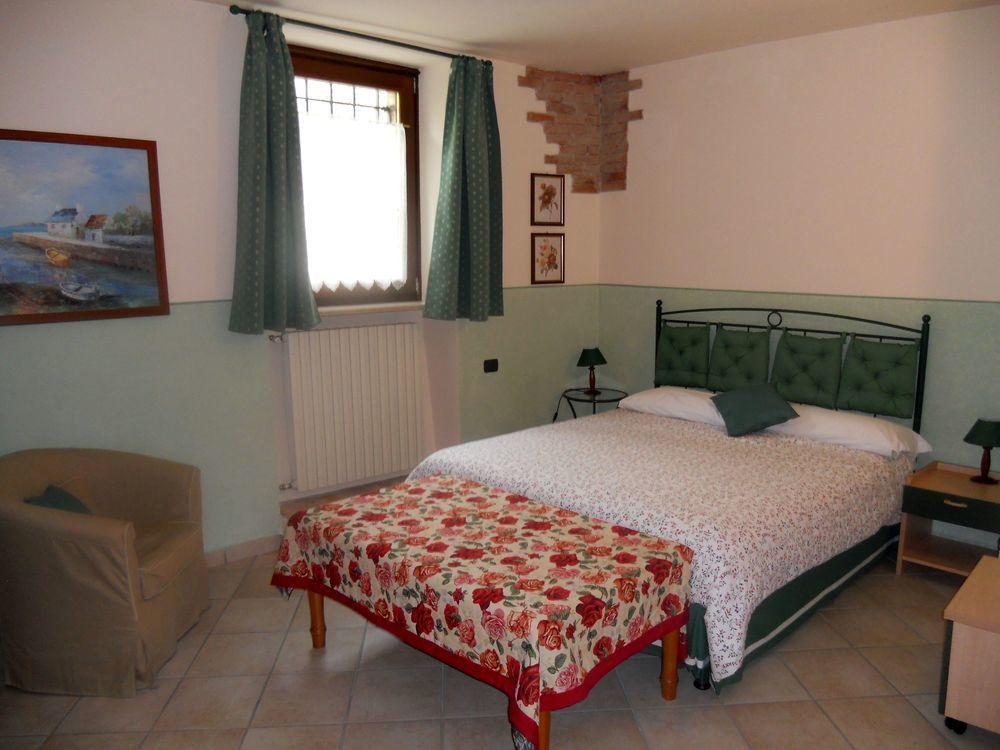 B&B Renzano Bedrooms サロ エクステリア 写真